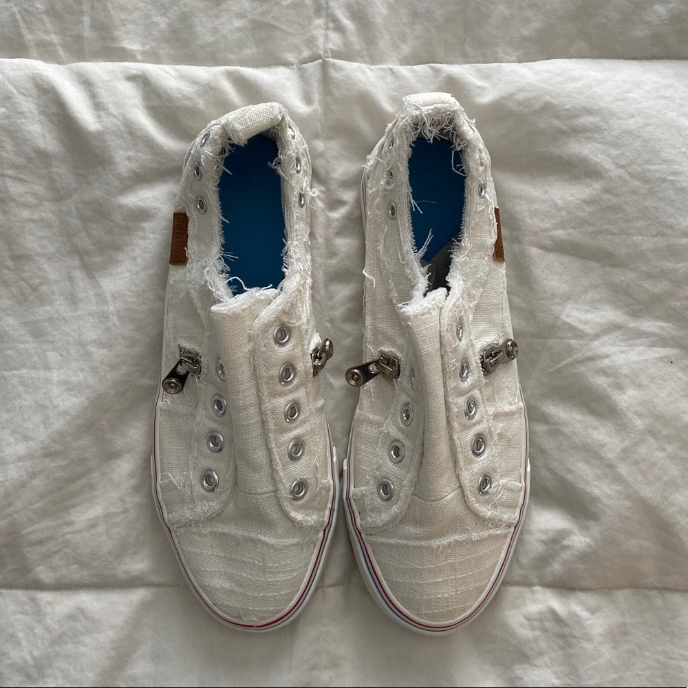 Women’s Slip-on Sneakers